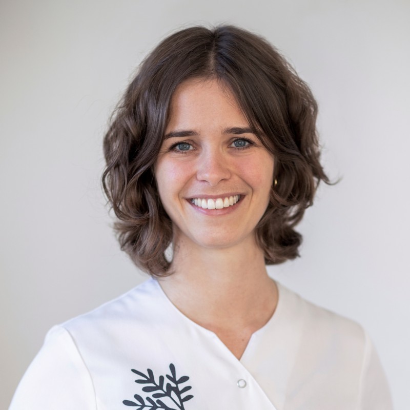 Portrait Elena Niklaus Drogistin Naturheilpraktikerin TEN